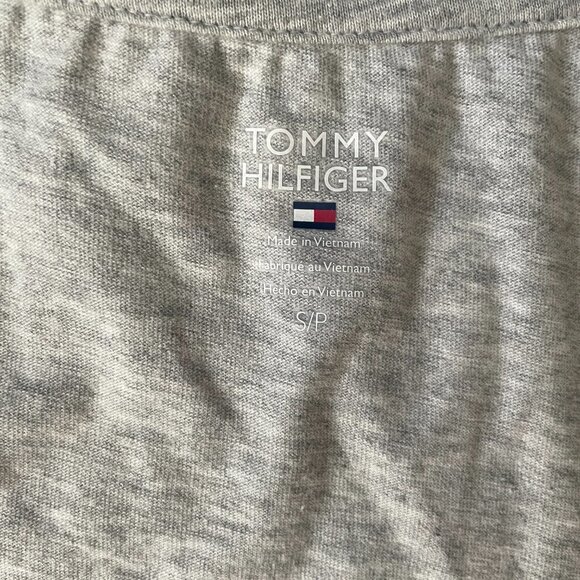 Tommy Hilfiger Womens Small Gray Short Sleeve Graphic T-Shirt - Picture 6 of 7